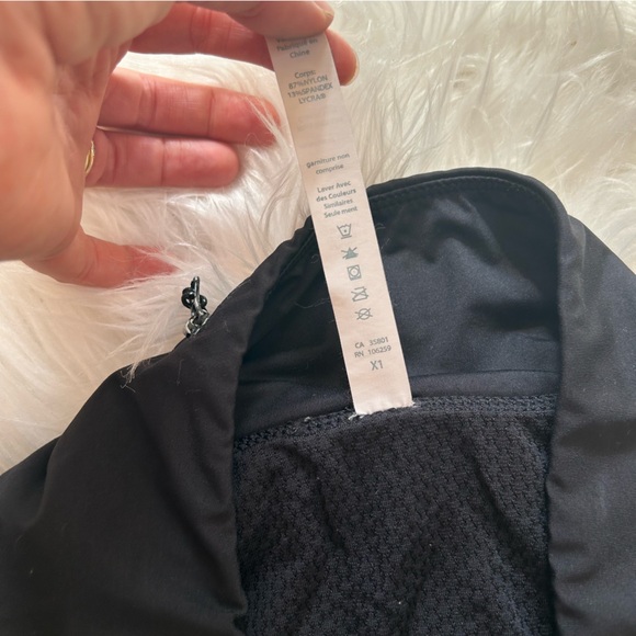 Lululemon Speed Up Black Shorts (Size 8) Tag - Picture 4 of 9